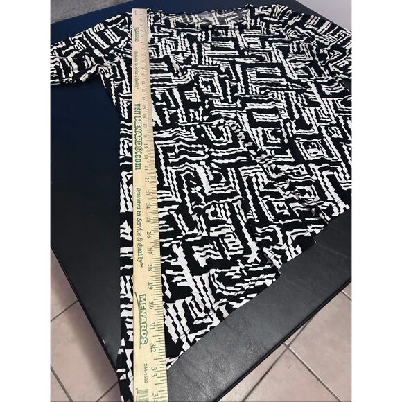 Travelers by Chico's Women’s Size 3 (XL) Black White Asymmetrical Tunic Top - Picture 10 of 11